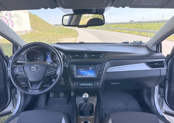 Toyota Avensis cena 48500 przebieg: 232000, rok produkcji 2015 z Koszalin małe 79